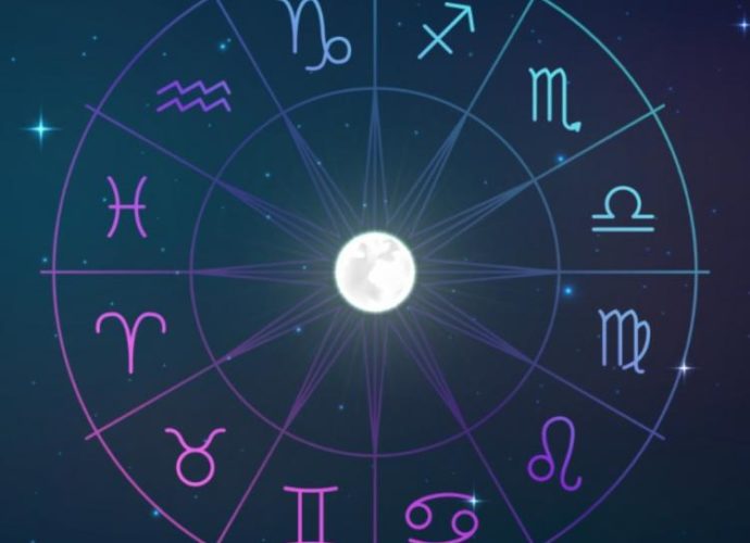 mesačný horoskop august 2020